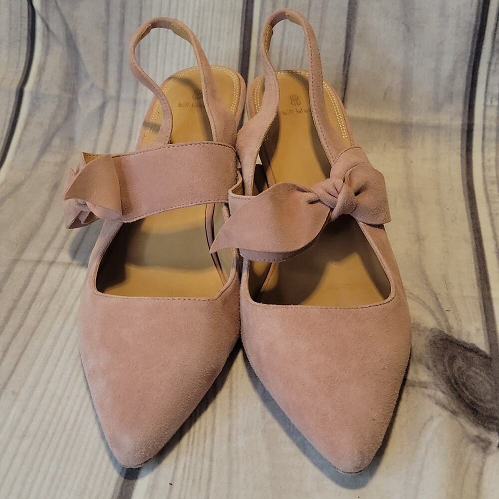 Bill Blass Billie suede bow pumps size 10